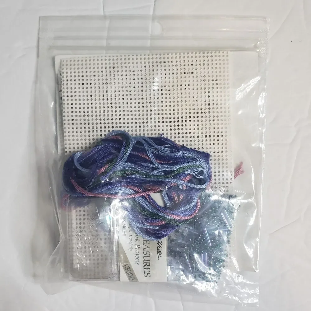MILL HILL Dragonfly Pin Sapphire Dragonfly Counted Glass Bead Cross Stitch Kit